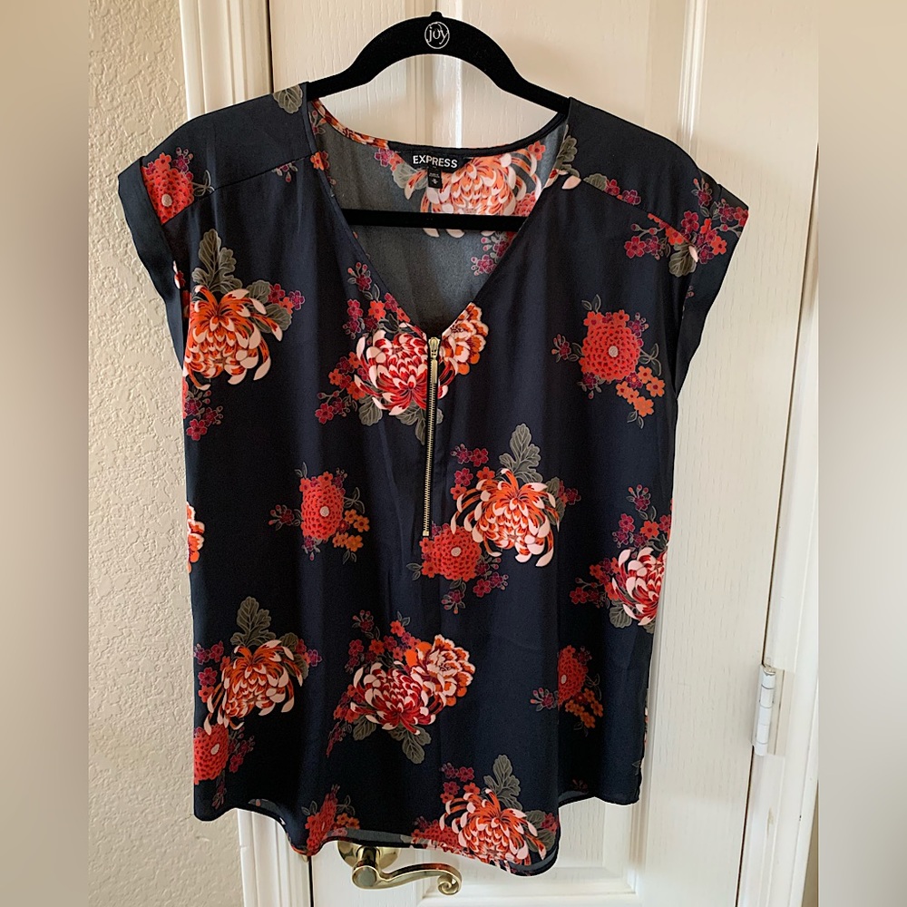 Express floral cap sleeve quarter zip top